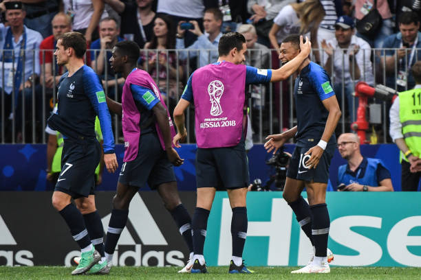 和亞歷山大 和亞歷山大